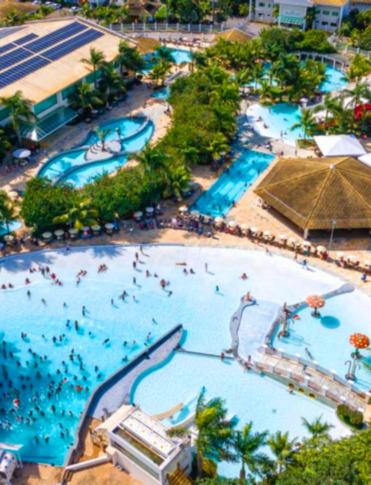 Apto Completo Com Parque Aquatico 24 Horas Lacqua Diroma Caldas Novas Bagian luar foto