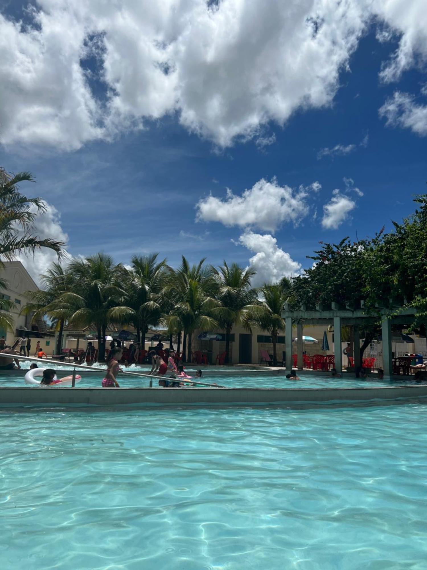 Apto Completo Com Parque Aquatico 24 Horas Lacqua Diroma Caldas Novas Bagian luar foto